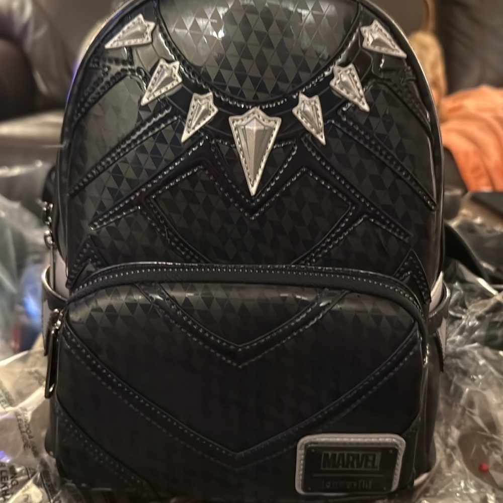 Brand new New Black panther Loungefly bag